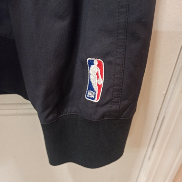 Chicago Bulls, Jacket Mens XL Black Bomber Team Issued Nike Full Zip NBA Logo - Picture 2 of 15